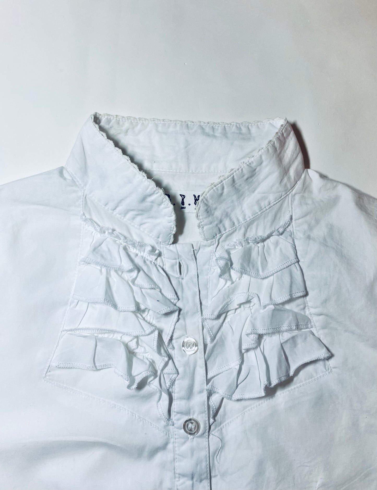 Black Peace Now standing collar frill ouji blouse in white